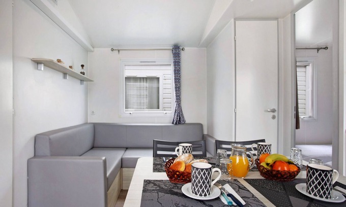 Burinhosa Ski Chalet | Chalet 'Bungalow T2 I V- 15 Min From Nazaré' with Shared Pool, Private Terrace and Air Conditioning