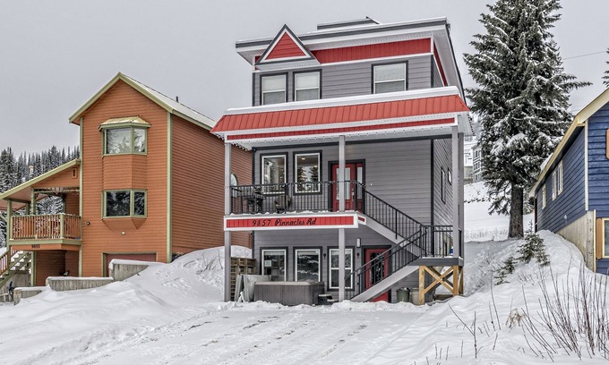 Silver Star Mountain House | Chalet by the Alpine Chair includes Suite,2 Private Hot Tubs & Pet Friendly!