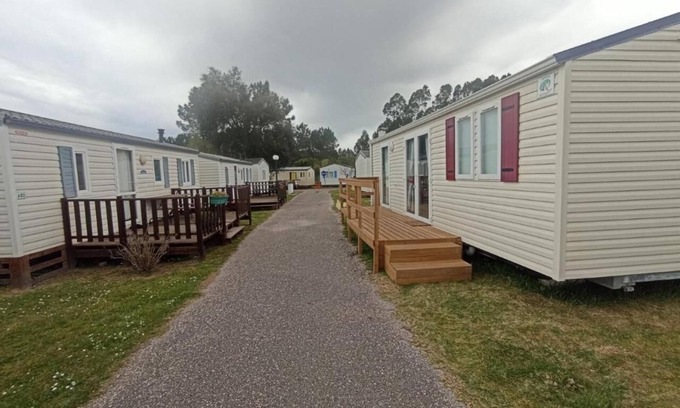 Burinhosa Ski Chalet | Chalet 'Casinhas Do Alentejano I I' with Shared Pool, Wi-Fi and Air Conditioning