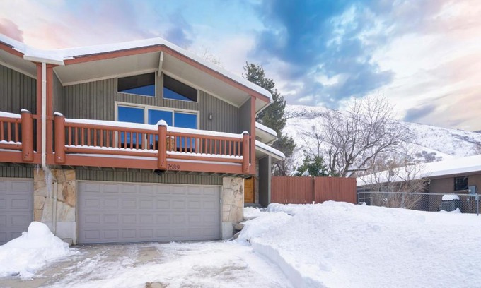 Cottonwood Heights Ski Chalet | Chalet close to resorts