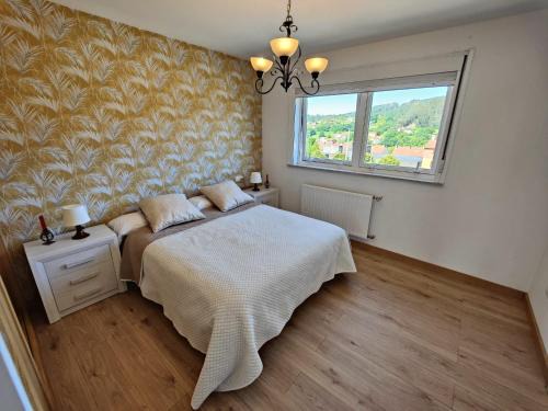 Santiago de Compostela House | Chalet con WIFI , PS4 , garaje, 5 dormitorios, 3 baños, Santiago de Compostela