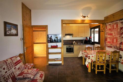 Les Almes Apartment | Chalet De La Tour - entièrement rénové et confortable MAE-3503