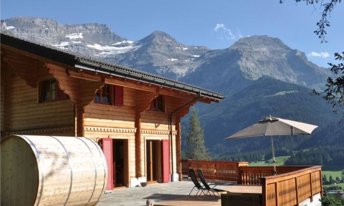 Ormont-Dessus Ski Chalet | Chalet Edelweiss Stunning Glacier View