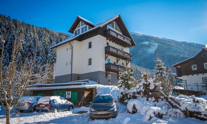 Bad Gastein Ski Chalet | Chalet Enzian by AlpenTravel