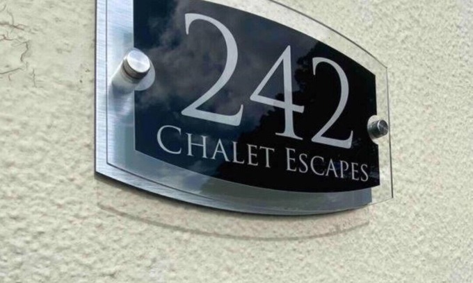 Kidwelly Ski Chalet | Chalet Escapes
