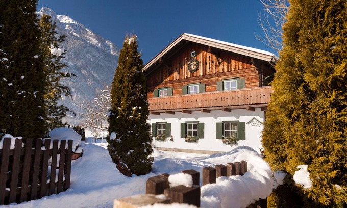 Golling an der Salzach Ski Chalet | Chalet Foresthouse, Chalet, only 25 minutes to Salzburg, garden, sauna, whirlpol