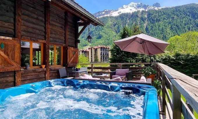 Argentiere Ski Chalet | Chalet Falcon - Spacious Chalet with Hot Tub