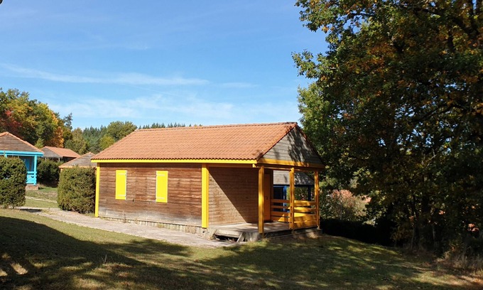 Blavignac Ski Chalet | Chalet 'Gazania Pour 6 Prix Semaine' with Mountain View, Shared Pool and Wi-Fi