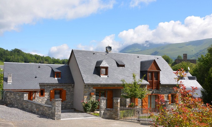 Peyragudes Cottage | Chalet Gite Louron Maison Génos Loudenvielle 5 p 2 ch, garage bicycle fishing WIFI