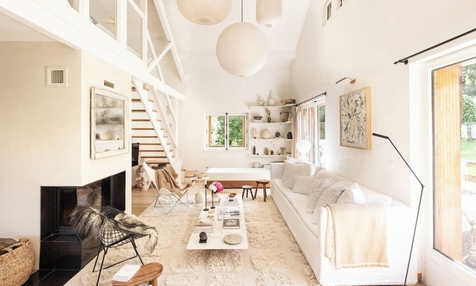 Les Bossons Ski Chalet | Chalet Hautbois · 200m2 Spacious Family Chalet | BBQ | Glacial view