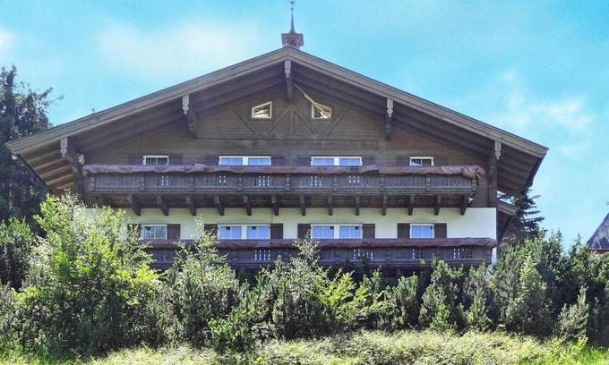 Dienten am Hochkoenig Apartment | Chalet in Dienten with Ski-In Access