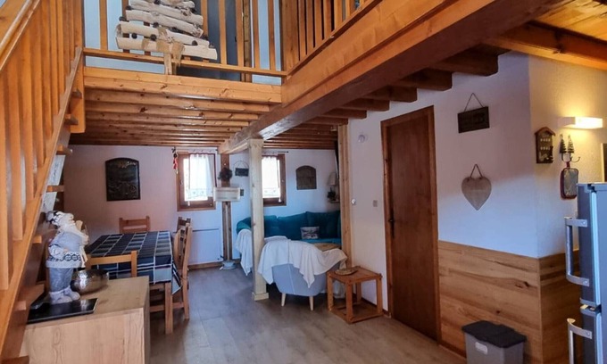 Les Angles Ski Chalet | Chalet in Les Angles Center with Wifi, Barbecue, and Near Slopes