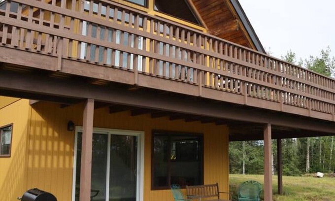 70 Mile House Ski Chalet | Chalet in Lone Butte