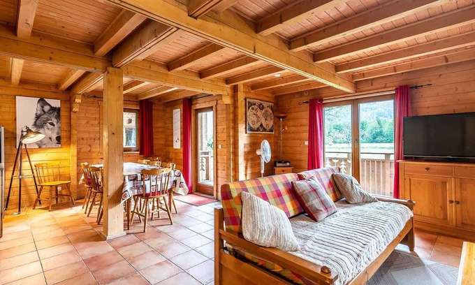 Morillon Apartment | Chalet in Morillon with Heated Pool