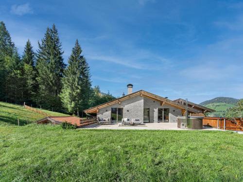 Hopfgarten im Brixental Ski Chalet | Chalet in Niederau