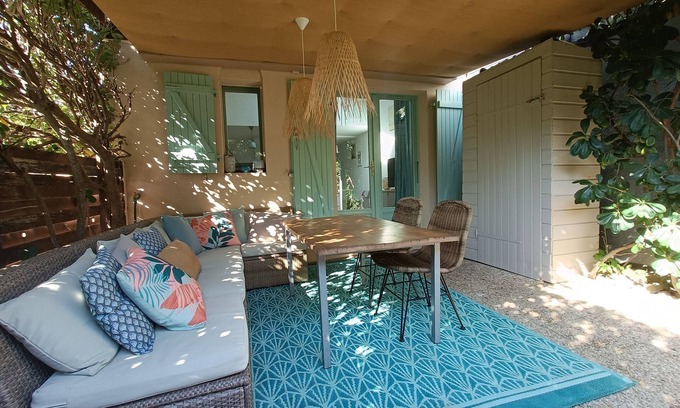 Gruissan Cabin | Chalet in residence with swimming pool 5 minutes from the sea Gruissan