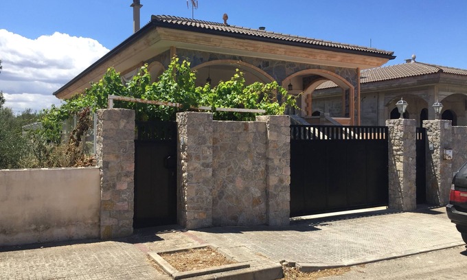 Son Serra de Marina Ski Chalet | CHALET IN SON SERRA DE MARINA IN VERY QUIET AREA