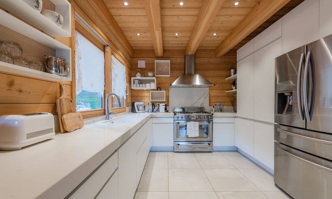 Puy-Saint-Vincent Ski Chalet | Chalet in the mountains, skis on !