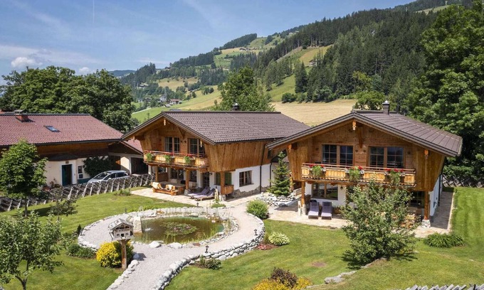 Wagrain Ski Chalet | Chalet in Wagrain with sauna and swimming pond