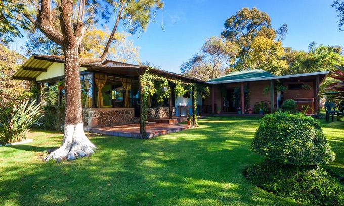 Panajachel House | CHALET "JUCANYA", *100% SANITIZED*
