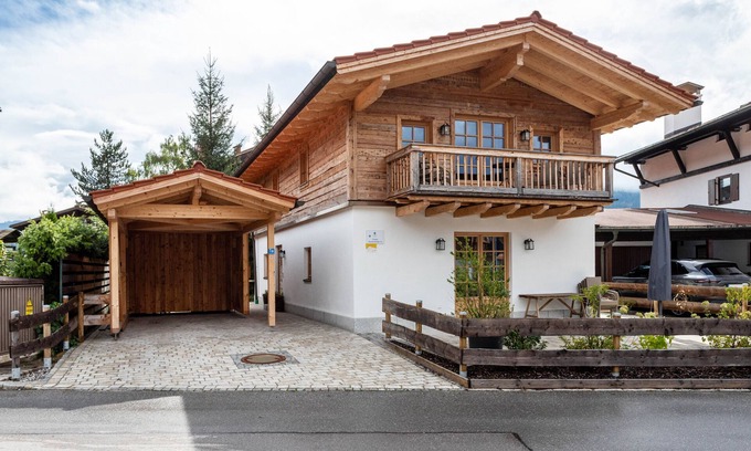Reit im Winkl Ski Chalet | 'Chalet Kaisereck' with Terrace & Wi-Fi