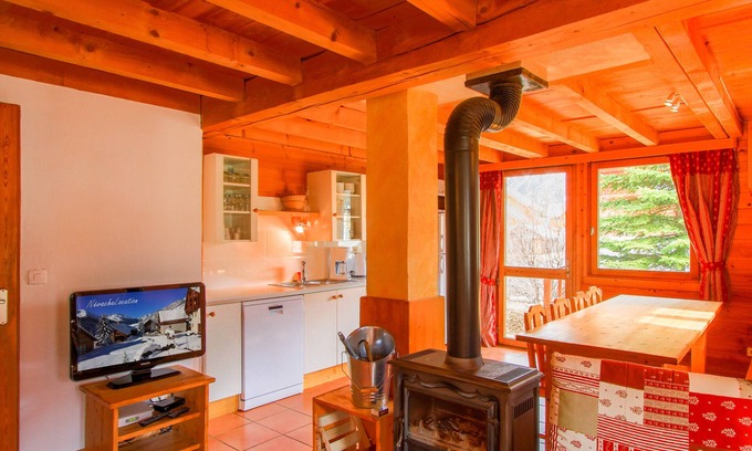 Nevache Ski Chalet | Chalet L'Eitièro hameau des Chazals Nevache Hautes Alpes