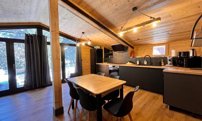 Pyrenees 2000 Ski Chalet | Chalet L'Epicéa 2chambres - 4 to 6 Pers. - 5min walk to slopes & shops