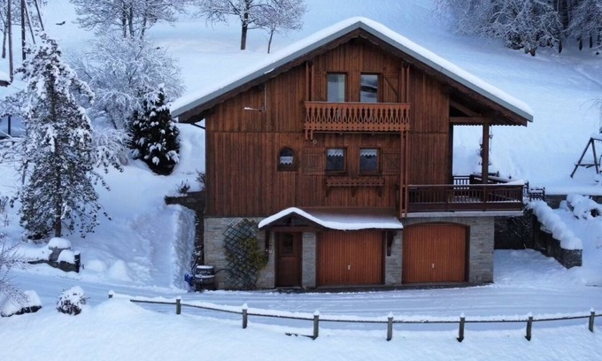 Les Avanchers-Valmorel Ski Chalet | Chalet les Carrons, 9 people, resort 15 min by shuttle