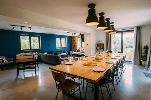 Thoiry House | CHALET LA FOUGERE 15 personnes 180m2 bauges Savoie Thoiry