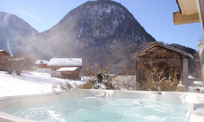 Sixt-Fer-a-Cheval Bed & Breakfast | CHALET - La Pomme de Pin