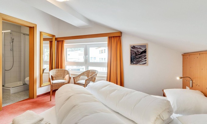 Sankt Anton am Arlberg Cottage | Chalet Martin Room 4 - Chalet Martin
