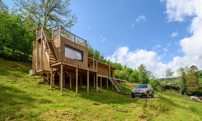 Cornimont Ski Chalet | Chalet 'Massassi Plaza' with Mountain View, Wi-Fi and Air Conditioning