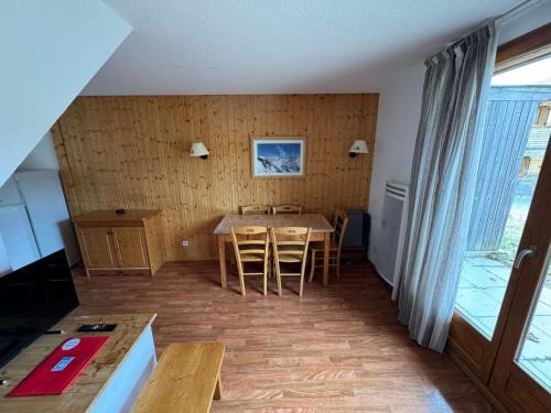 Saint-Etienne-en-Devoluy Ski Chalet | Chalet mitoyen duplex 3 pièces, 6 pers, Résidence Le Hameau du Puy, piscine, proche pistes - FR-1-504-448