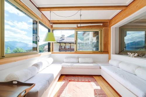 San Giovanni di Fassa Ski Chalet | Chalet Monciòn