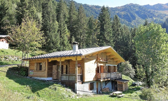 Beaufort Ski Chalet | Chalet Nature, Pistes en Hiver & Alpages en Été, pour 14 Pers., Cheminée, Wifi, Balcons & Terrasse