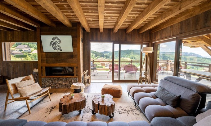 Gerardmer Ski Chalet | Chalet Perle Noire, Gerardmer lake view facing south, At the foot of the slopes, Sauna, Jacuzzi