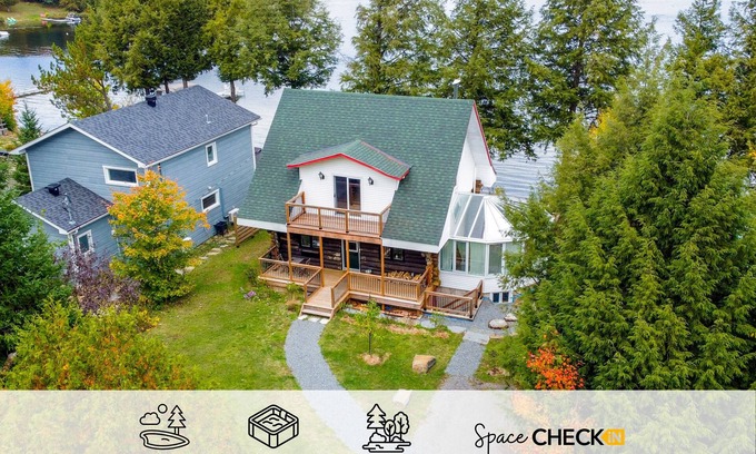 Saint-Emile-de-Suffolk Ski Chalet | Chalet Pommette | Spa | Sandy Beach | Kayaks & Rowboat | Fireplace & Firepit