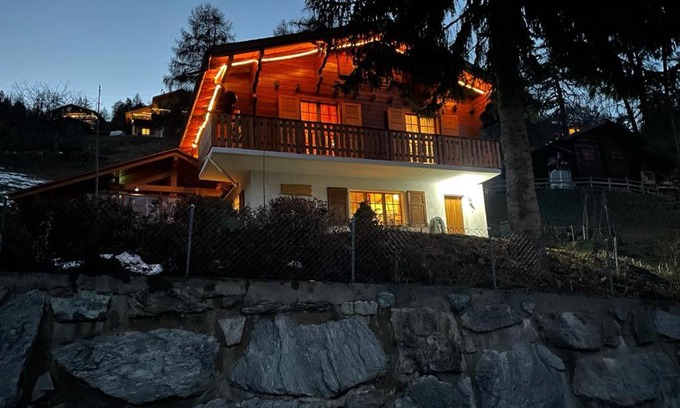 Mayens-de-Riddes Ski Chalet | Chalet Rustique à La Tzoum'