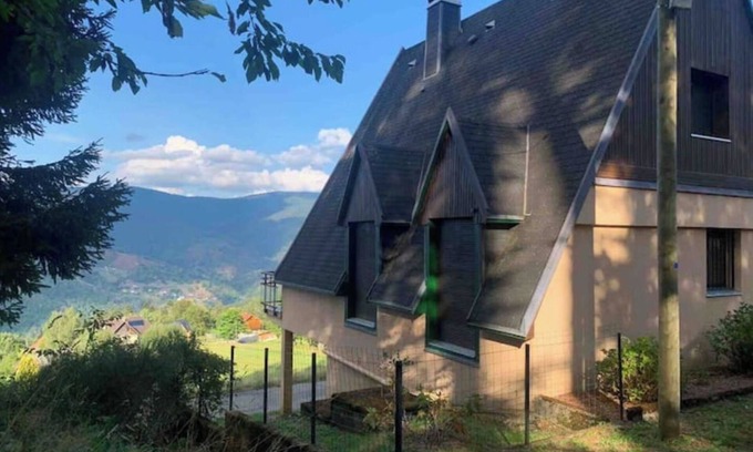 Kruth House | Chalet-style house in the heart of nature