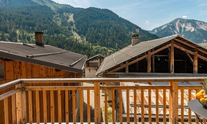 Champagny-en-Vanoise Ski Chalet | Chalet, terrace, balcony, parking, tv, ski locker, 220m², Champagny-en-Vanoise