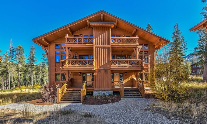 Sugar Bowl Resort House | Chalet Town Home - Beautiful Townhome nestled in the California's Sierra