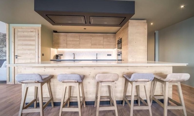 La Rosiere Ski Chalet | Chalet, wifi, 100m from ski slopes, 3rd floor, swimming pool, sauna, hammam, balcony, tv, ski locker