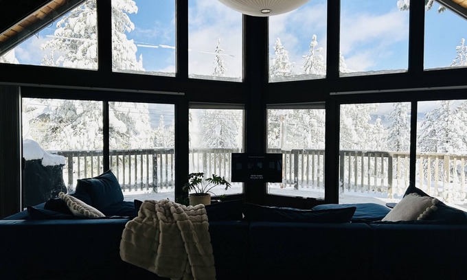 South Lake Tahoe Cabin | Chalet with amazing views! Close to golf, skiing, lake and hiking/biking trials.
