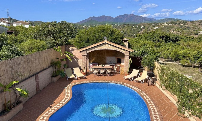 Alhaurin el Grande Ski Chalet | Chalet with swimming pool and barbecue