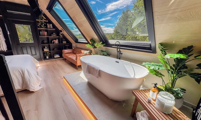 Mount Upton Ski Chalet | Chalet with pond · hot tub, sauna & scenic views