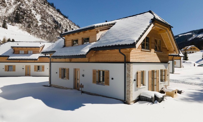 Donnersbachwald Ski Chalet | Chalet with sauna and hot tub near the ski lift