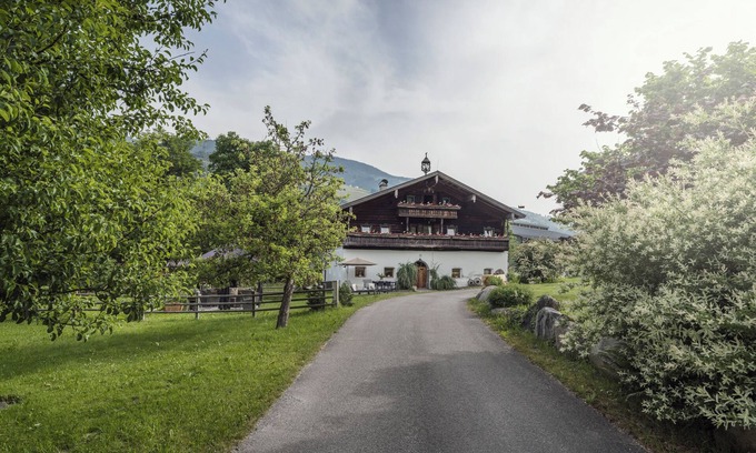 Taxenbach Ski Chalet | Chalet "Wolfbachgut" with Mountain View and Sauna