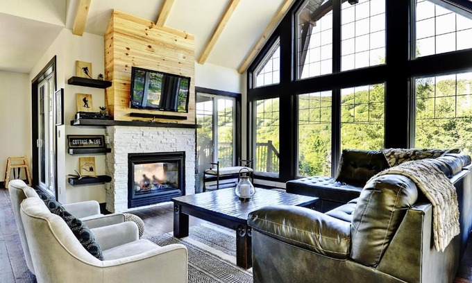 Stoneham Ski Chalet | Chalets Alpins -13 Chemin des Skieurs
