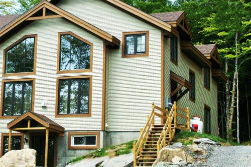 Stoneham Ski Chalet | Chalets Alpins - 40 Chemin des Skieurs (Unité A)