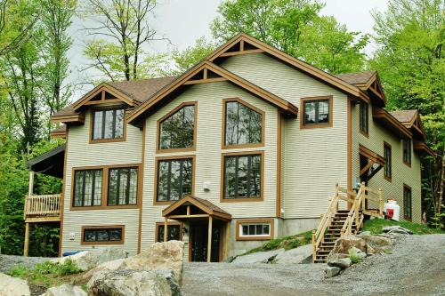 Stoneham Ski Chalet | Chalets Alpins - 40 Chemin des Skieurs
